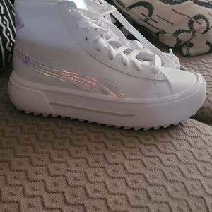 NWOT PUMA HIGH TOPS